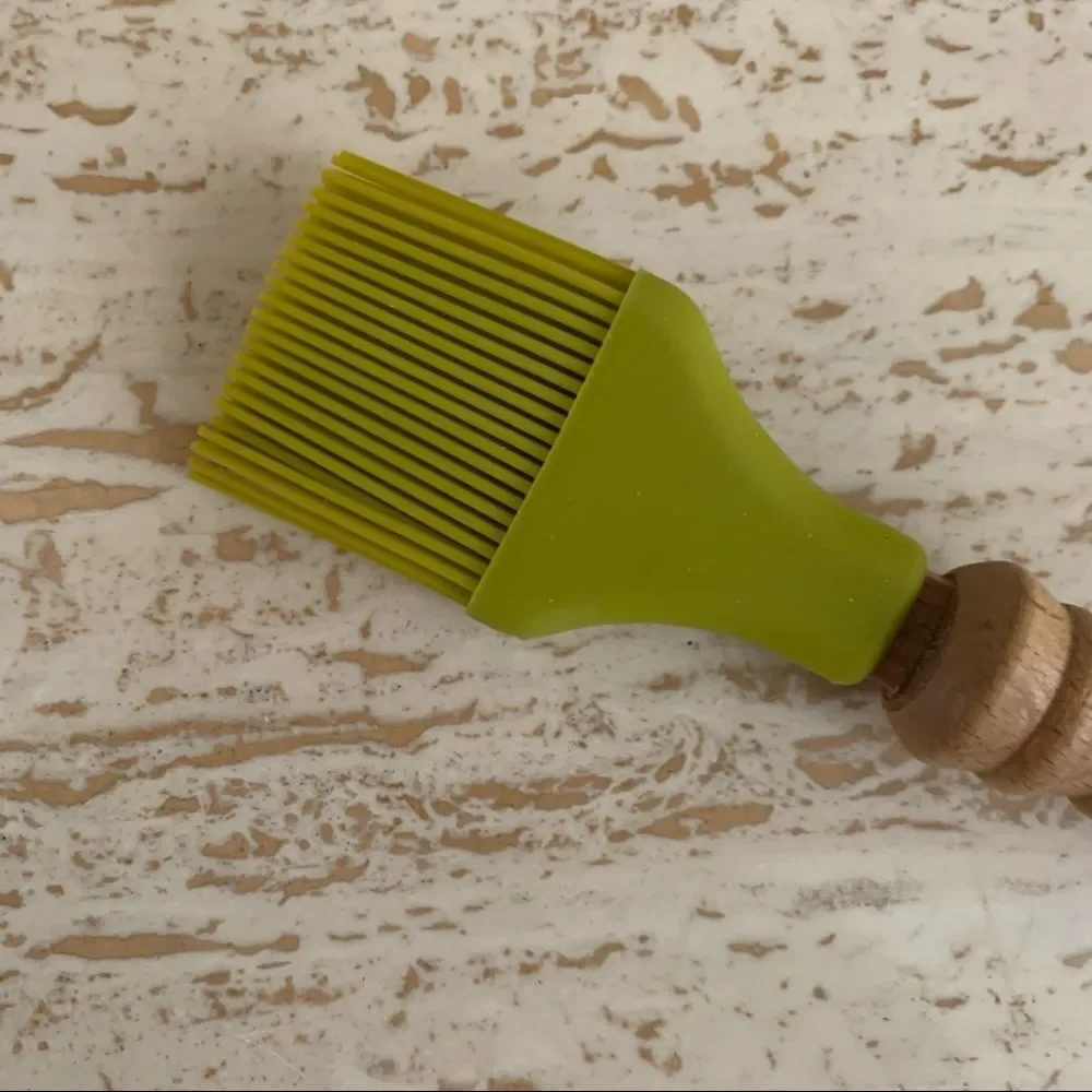 New Curiosity shoppe x target silicone brush and spatula